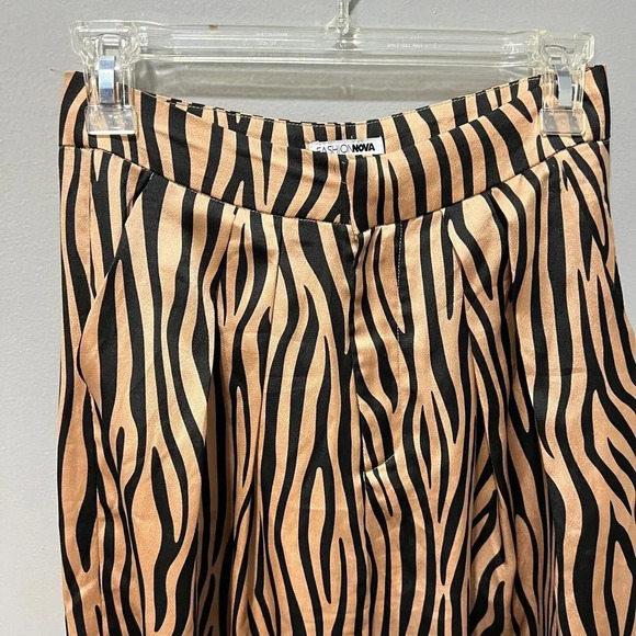 Fashion Nova Womens Brown Tiger Print Wide Leg Pants Small High Waist Pockets - Picture 5 of 15